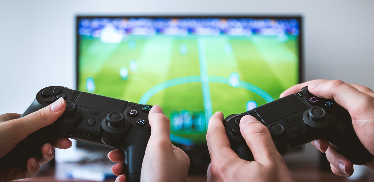 funny-frisch, Fußball und E-Sports